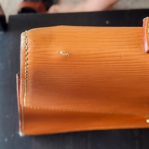 LOUIS VUITTON Epi Leather Men or Women Business Professional Attache Briefcase - Picture 8 of 16